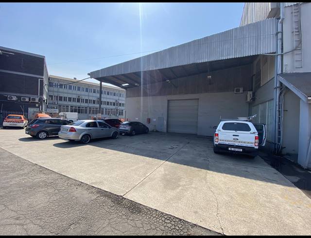 600M² WAREHOUSE TO LET IN SPRINGFIELD
